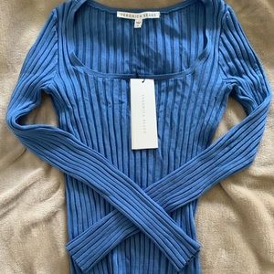 Veronica Beard long sleeve blue top.